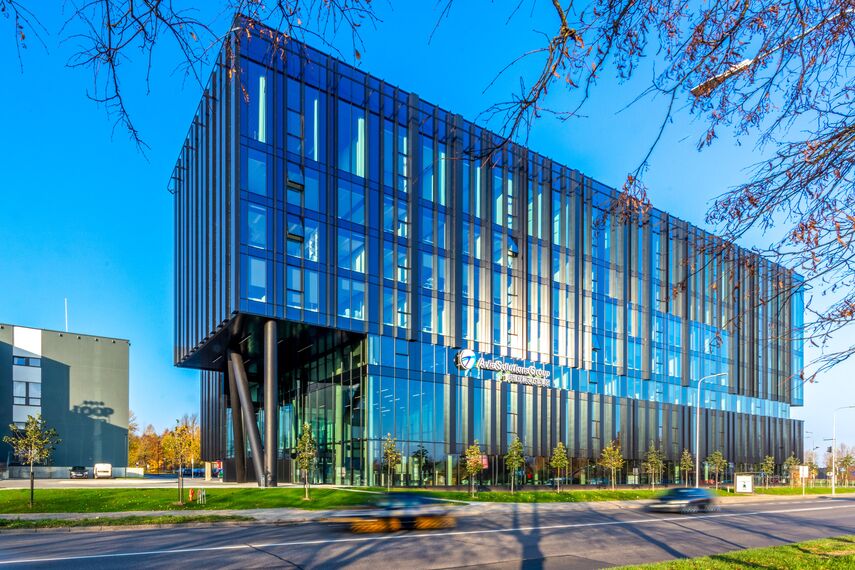 MasterLine 8 HI Pencereler ve CW 50-HI Giydirme Cepheler - Office building Avia Solutions Group Headquarters konumlanmış Vilnius, Litvanya