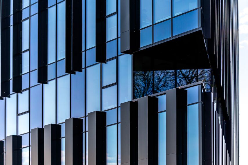 MasterLine 8 HI Pencereler ve CW 50-HI Giydirme Cepheler - Office building Avia Solutions Group Headquarters konumlanmış Vilnius, Litvanya