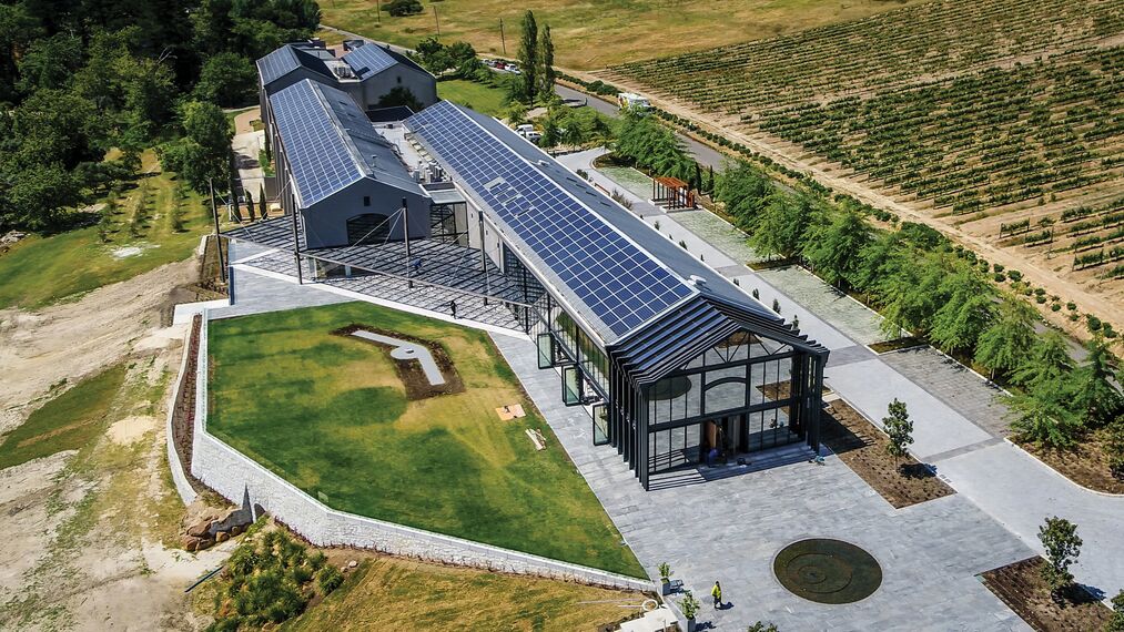 ConceptSystem 68 Pencereler ve ConceptFolding 77 Sürme Sistemler - Recreation/Entertainment centre Quoin Rock Wine Estate konumlanmış Stellenbosch, Güney Afrika