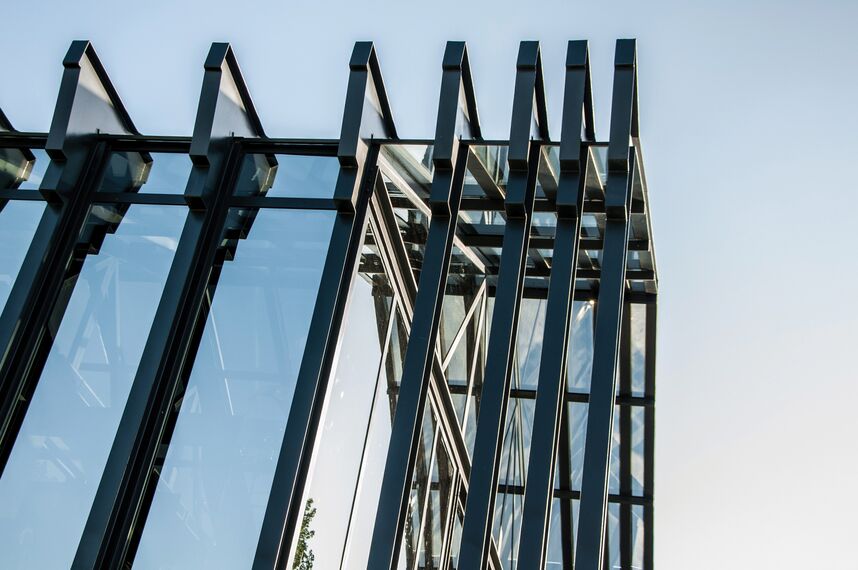 ConceptSystem 68 Pencereler ve ConceptFolding 77 Sürme Sistemler - Recreation/Entertainment centre Quoin Rock Wine Estate konumlanmış Stellenbosch, Güney Afrika