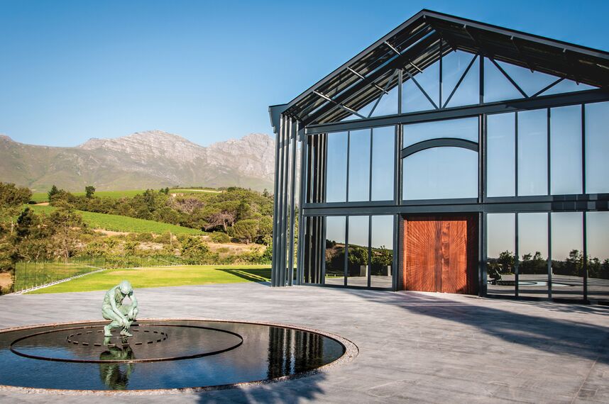 ConceptSystem 68 Pencereler ve ConceptFolding 77 Sürme Sistemler - Recreation/Entertainment centre Quoin Rock Wine Estate konumlanmış Stellenbosch, Güney Afrika