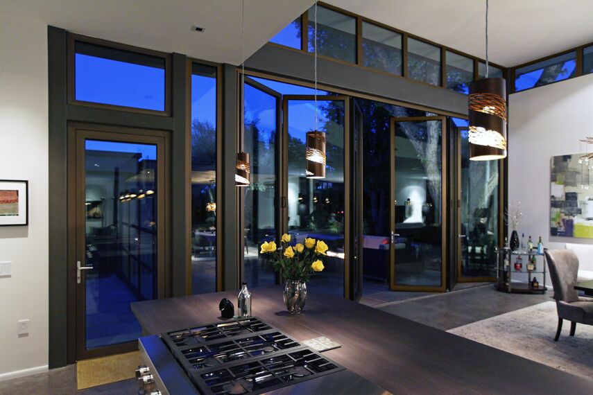 ConceptSystem 68 Pencereler, ConceptFolding 77 Sürme Sistemler ve ConceptSystem 68 Kapılar - Modern Prairie House konumlanmış Sonoma Wine Country, Amerika Birleşik Devletleri
