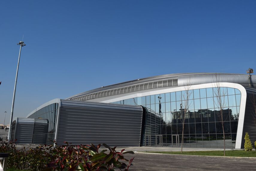 ConceptSystem 77 Kapılar ve CW 50-HI Giydirme Cepheler - Sports Humo Arena konumlanmış Tashkent, Uzbekistan