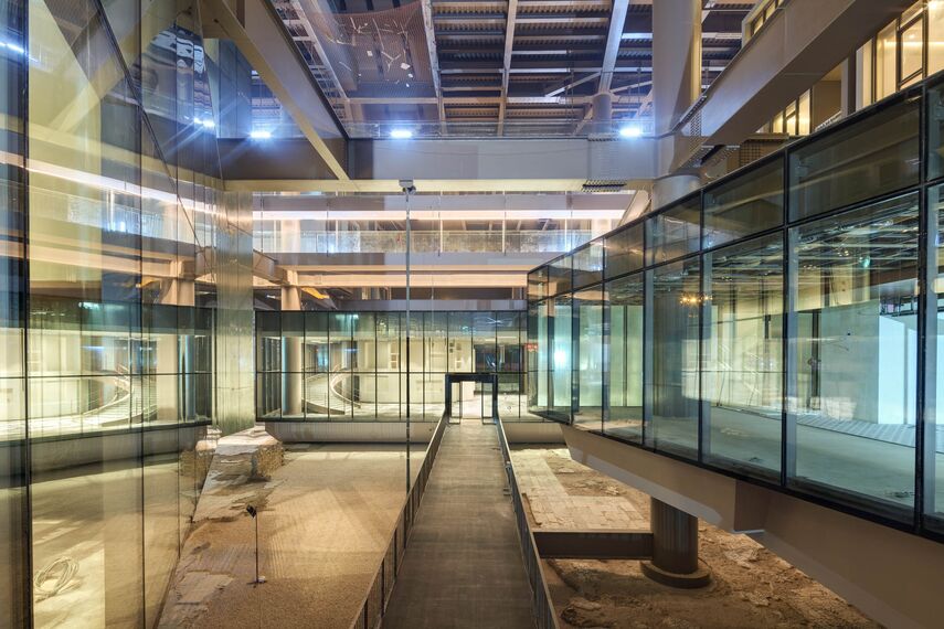 ConceptWall 50 Giydirme Cepheler ve ConceptSystem 68 Kapılar - Museum Antakya Müze Otel konumlanmış Hatay, Türkiye