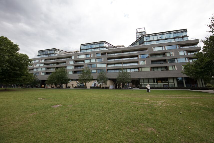ConceptSystem 68 Windows, ConceptWall 60 Façades, ConceptPatio 130 Sliding & Folding, ConceptSystem 77 Windows, ConceptSystem 77 Doors and ConceptWall 50 Façades - One Tower Bridge located in London, United Kingdom