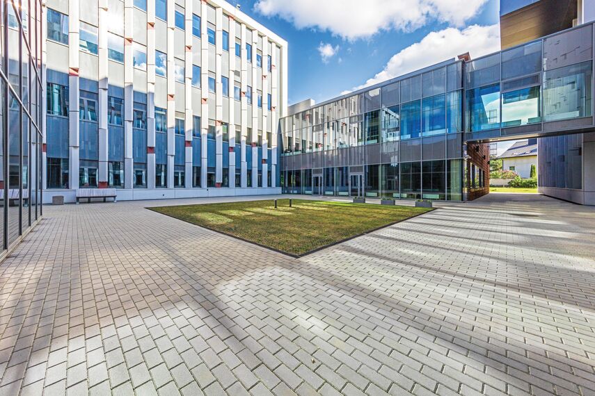 CW 50-FP Façades and ConceptWall 50 Façades - Life Sciences Centre of Vilnius University (JGMC) located in Vilnius, Lithuania