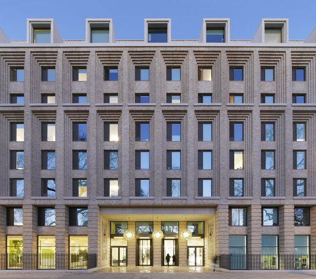 CS 38-SL (c) Cancelled Systems - Apartmentcomplex Cartwright Gardens located in London, United Kingdom