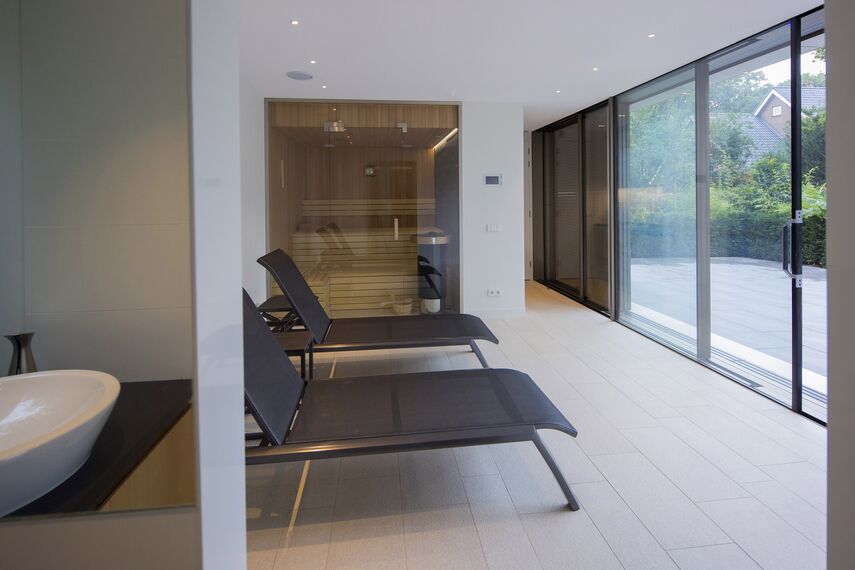 BriseSoleil 40 Solar Shading, HiFinity Sliding & Folding and CS 86-HI (c) Cancelled Systems - Swimming pool Poolhouse Bergen located in Bergen, The Netherlands