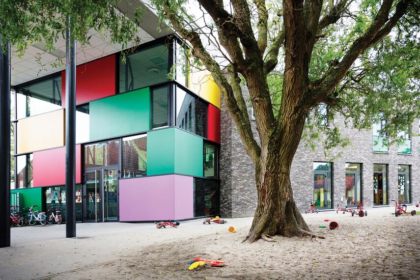 CS 86-HI (c) Cancelled Systems - Elementary School 't Groen Drieske located in Gent, Belgium