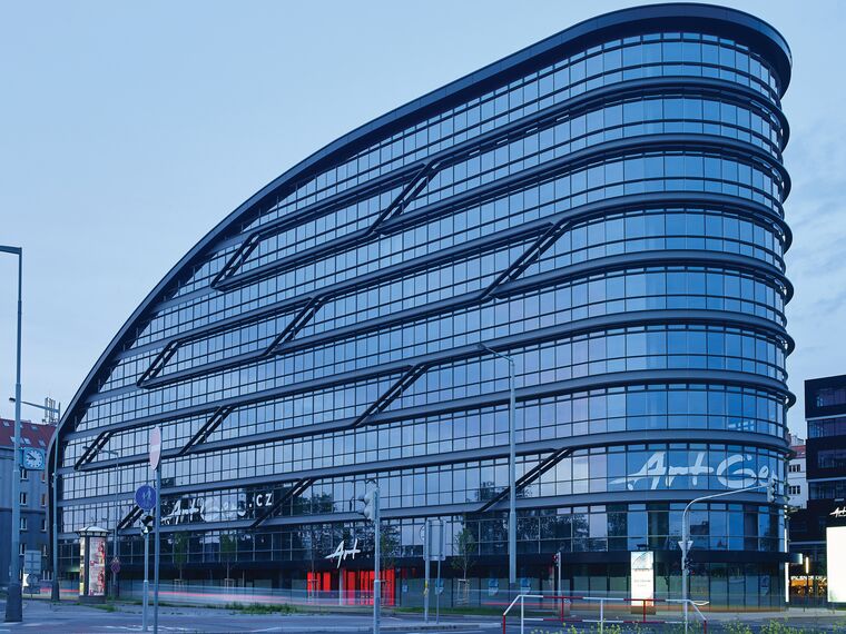 CS 86-HI (c) Cancelled Systems and ConceptWall 50 Façades - ArtGen located in Prague, Czech Republic