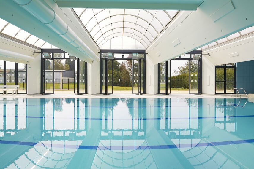 CS 86-HI (c) Cancelled Systems and ConceptFolding 77 Sliding & Folding - Swimming pool Swimming Pool located inFrance