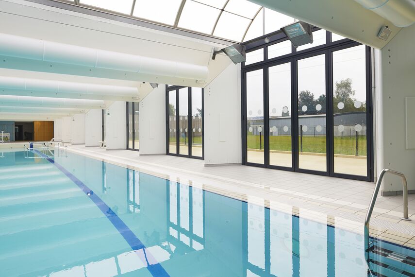 CS 86-HI (c) Cancelled Systems and ConceptFolding 77 Sliding & Folding - Swimming pool Swimming Pool located inFrance