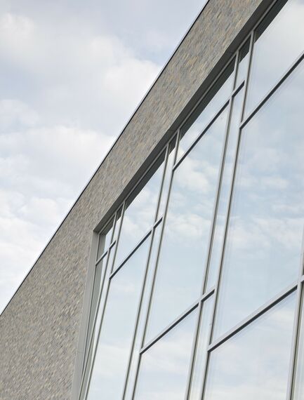 BriseSoleil 100 Solar Shading, CW 50-HI Façades and CS 104 (c) Cancelled Systems - Det Faglige Hus located inDenmark
