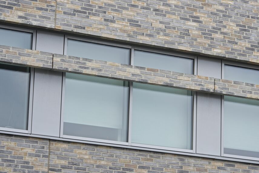 BriseSoleil 100 Solar Shading, CW 50-HI Façades and CS 104 (c) Cancelled Systems - Det Faglige Hus located inDenmark