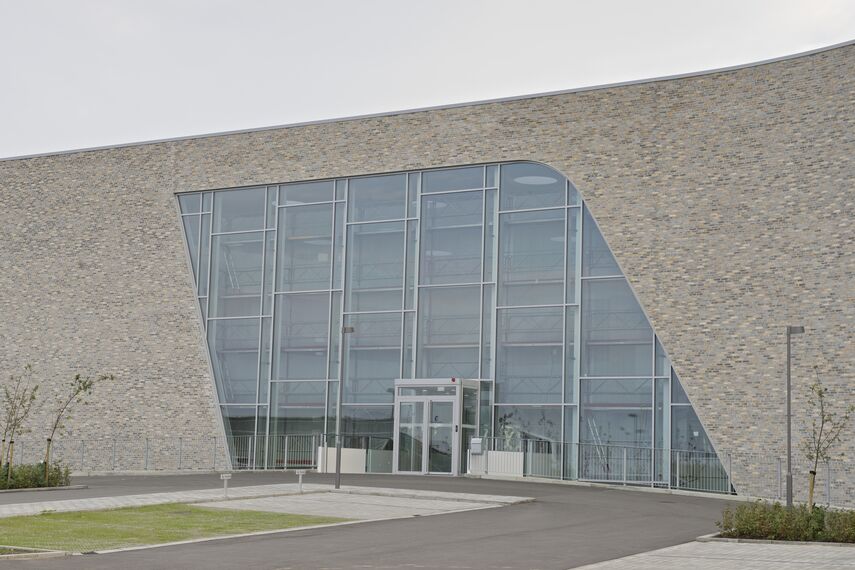BriseSoleil 100 Solar Shading, CW 50-HI Façades and CS 104 (c) Cancelled Systems - Det Faglige Hus located inDenmark