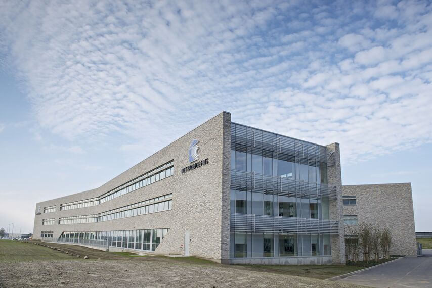 BriseSoleil 100 Solar Shading, CW 50-HI Façades and CS 104 (c) Cancelled Systems - Det Faglige Hus located inDenmark