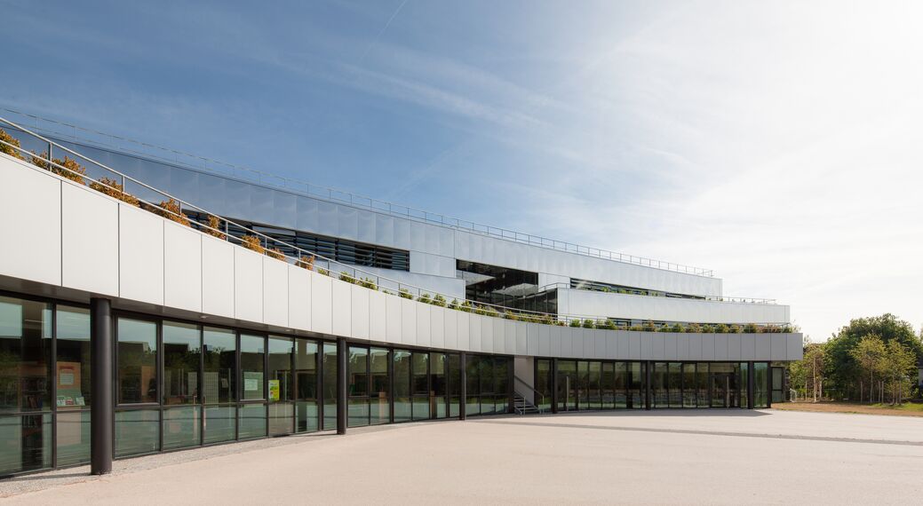 ConceptWall 50 Façades, XS 50 Windows and BriseSoleil 100 Solar Shading - Lycée Jacques Prevert 77 located inFrance
