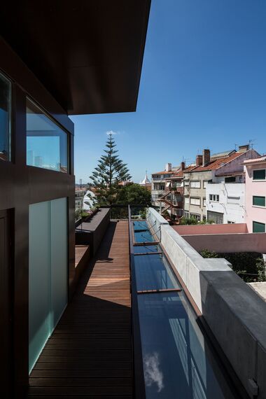 ConceptWall 50 Façades, CP 50 Sliding & Folding and ConceptRoof 120 Conservatories - Bio-inspired Private House located in Lisbon, Portugal