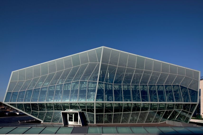 ConceptSystem 77 Doors, ConceptWall 60 Façades and ConceptSystem 77 Windows - Ambar Engineering & Innovation Centre located in Santander, Spain