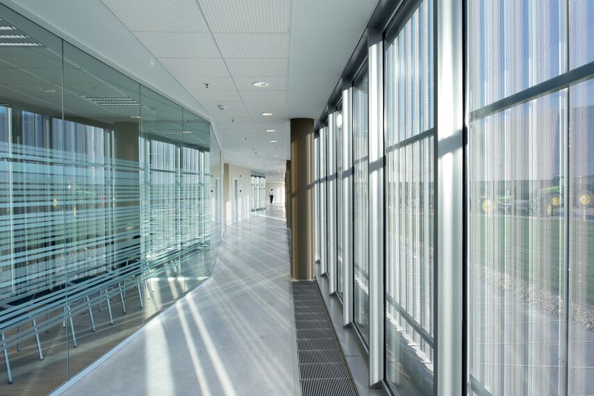 ConceptWall 50 Façades - Office building Sede John Deere located in Parla, Spain