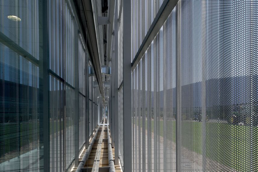 ConceptWall 50 Façades - Office building Sede John Deere located in Parla, Spain