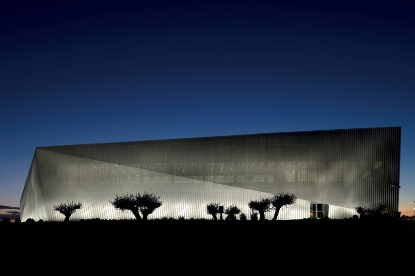 ConceptWall 50 Façades - Office building Sede John Deere located in Parla, Spain
