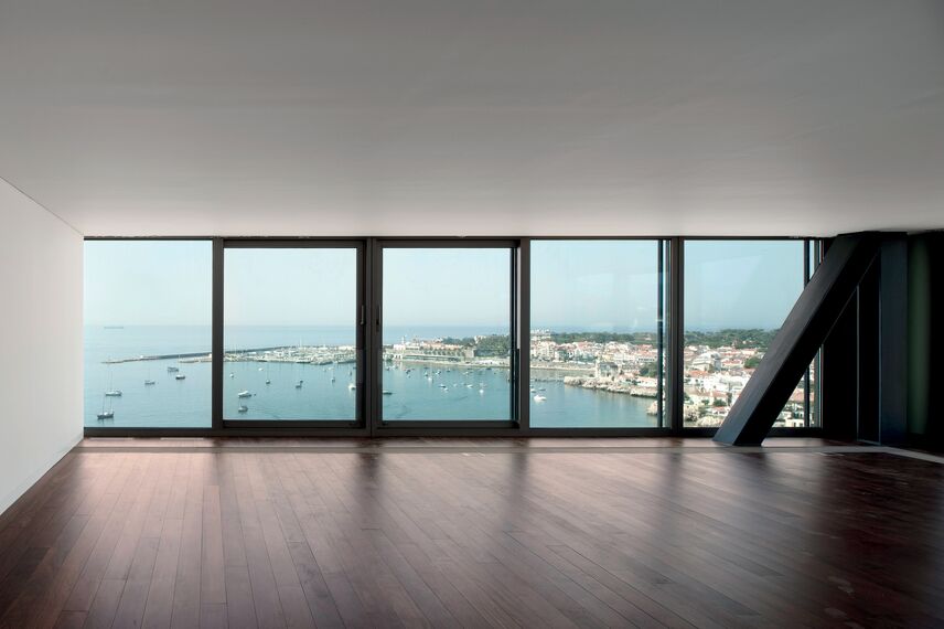 ConceptSystem 77 Pencereler ve ConceptSystem 77 Kapılar - Apartman kompleksi Estoril sol residence complex konumlanmış Cascais, Portekiz