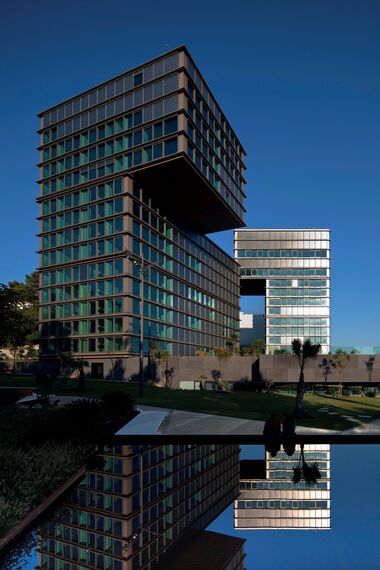 ConceptSystem 77 Pencereler ve ConceptSystem 77 Kapılar - Apartman kompleksi Estoril sol residence complex konumlanmış Cascais, Portekiz