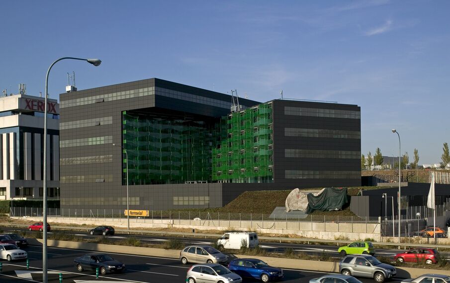 ConceptSystem 68 Windows, ConceptSystem 68 Doors, ConceptWall 50 Façades and ConceptWall 86 Façades - Coca-Cola headquarters Spain located in Madrid, Spain