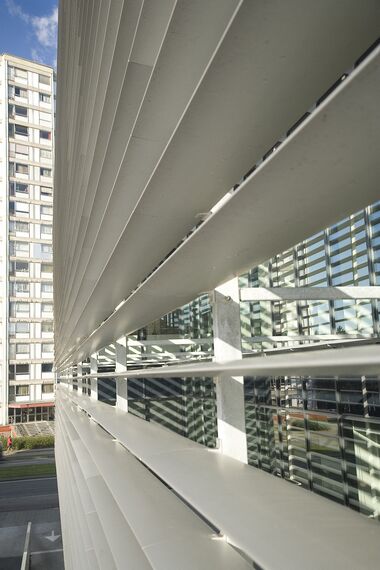 BriseSoleil 100 Solar Shading and ConceptWall 50 Façades - 't Rabot located in Gent, Belgium
