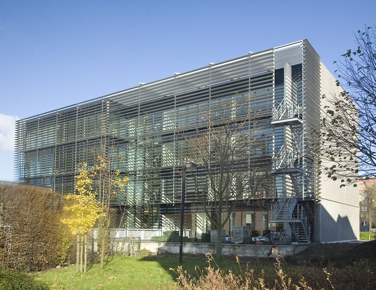 BriseSoleil 100 Solar Shading and ConceptWall 50 Façades - 't Rabot located in Gent, Belgium