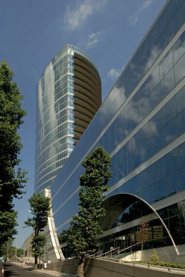 ConceptWall 86 Giydirme Cepheler ve ConceptWall 50 Giydirme Cepheler - Apartman kompleksi Levent Kanyon konumlanmış Istanbul, Türkiye