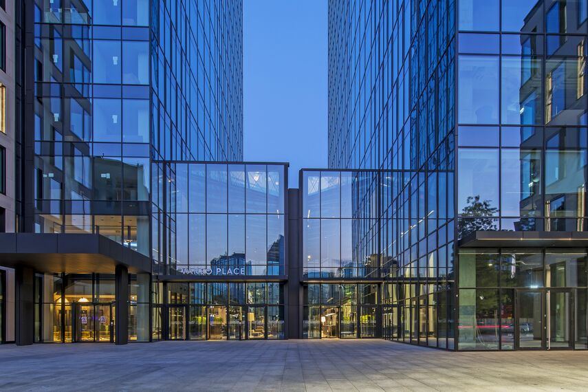 ConceptWall 50 Giydirme Cepheler, MasterLine 8 Pencereler, CW 50-HI Giydirme Cepheler, CW 50-SC Giydirme Cepheler, MasterLine 8 Standard Pencereler ve MasterLine 8 Pencereler - Varso 1 & 2 konumlanmış Warsaw, Polonya