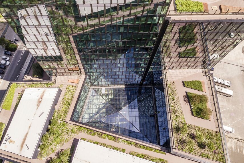 ConceptWall 50 Giydirme Cepheler, MasterLine 8 Pencereler, CW 50-HI Giydirme Cepheler, CW 50-SC Giydirme Cepheler, MasterLine 8 Standard Pencereler ve MasterLine 8 Pencereler - Varso 1 & 2 konumlanmış Warsaw, Polonya