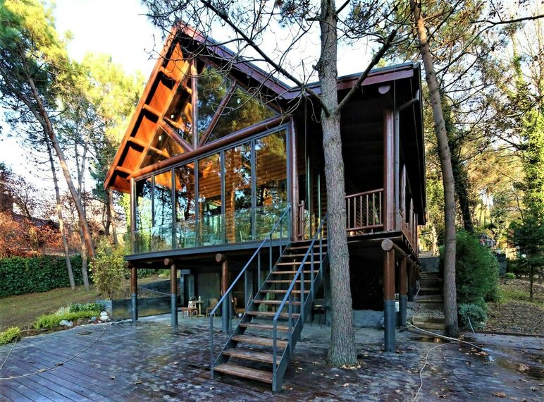 SlimPatio 68 Sürme Sistemler - Villa Kütük Ev konumlanmış Istanbul, Türkiye