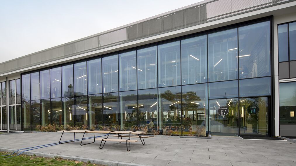 ConceptSystem 77 Doors, CW 50 Standard Façades, CW 50 Façades and CS 77 Hidden Vent Windows - Building N Hengelo located in Hengelo, The Netherlands