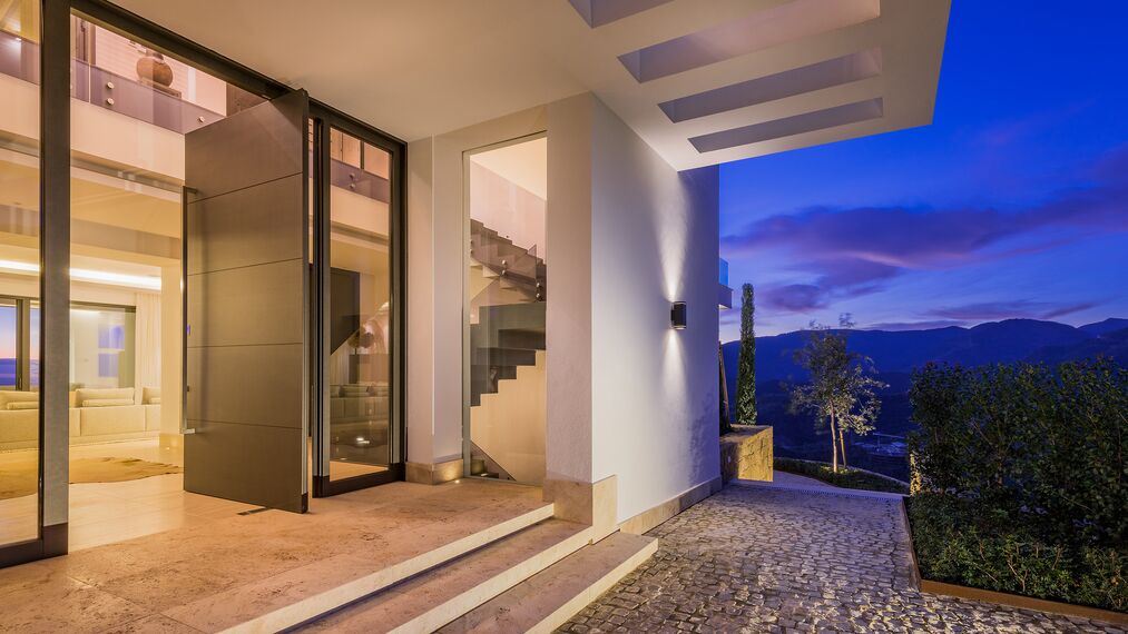 HiFinity Sürme Sistemler, ConceptSystem 77 Pencereler ve EcoSystem 50 Pencereler - Heaven 11 konumlanmış Marbella, ispanya