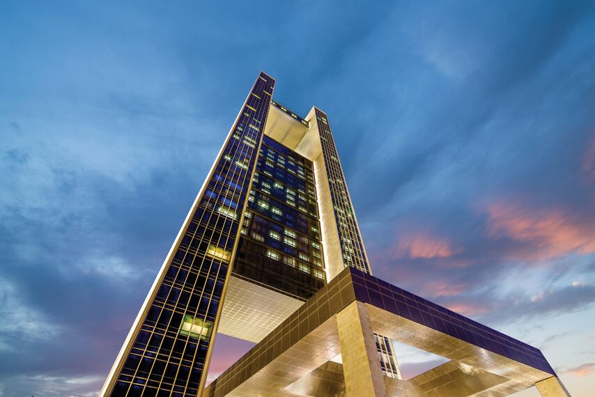CP 96 Sliding & Folding and CS 77 Fire Proof Doors - Four Seasons Hotel located in Manama, Bahrain