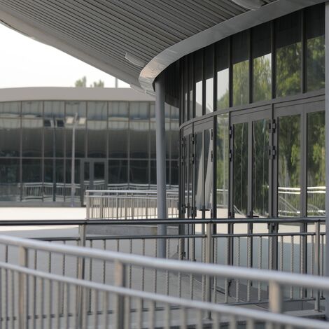 ConceptSystem 77 Kapılar ve CW 50-HI Giydirme Cepheler - Sports Humo Arena konumlanmış Tashkent, Uzbekistan