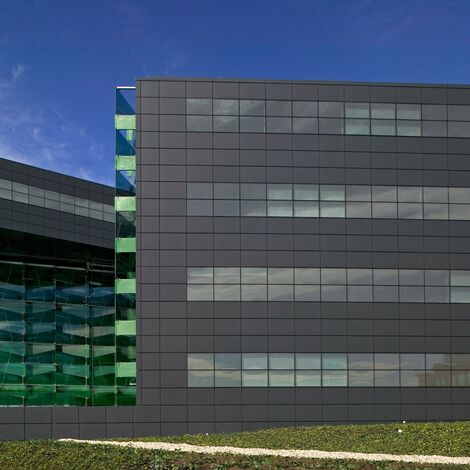 ConceptSystem 68 Windows, ConceptSystem 68 Doors, ConceptWall 50 Façades and ConceptWall 86 Façades - Coca-Cola headquarters Spain located in Madrid, Spain