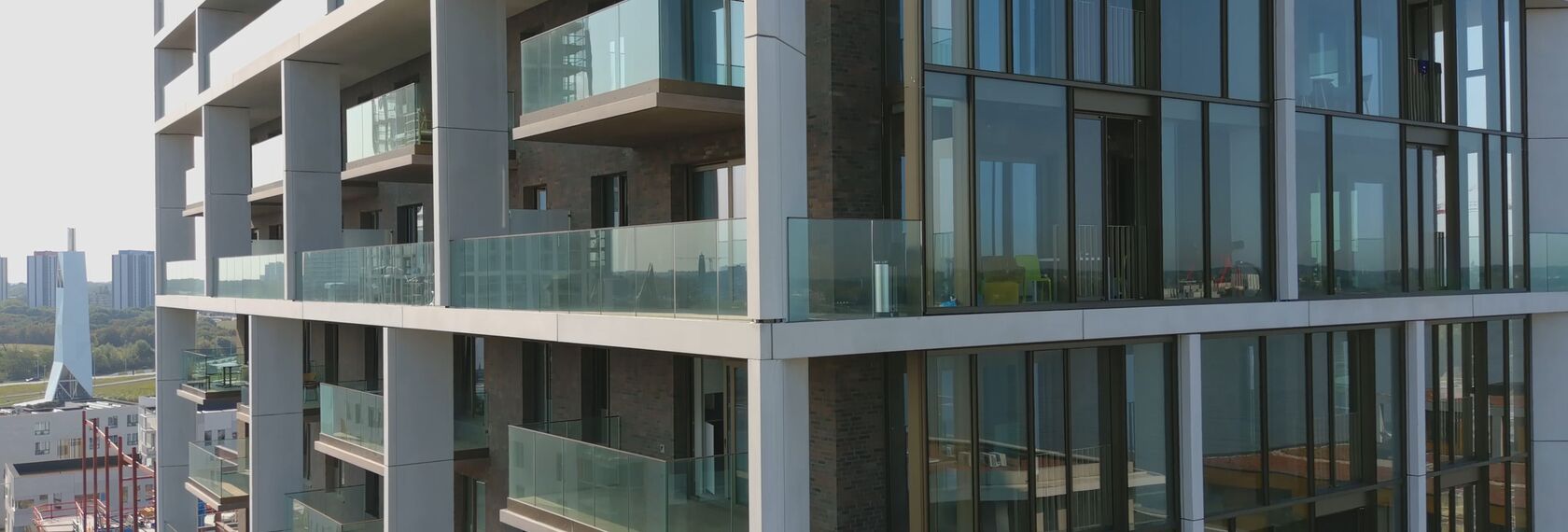 ConceptWall 60 Giydirme Cepheler ve MasterLine 8 HI+ Pencereler - Scheldezicht konumlanmış Antwerp, Belçika