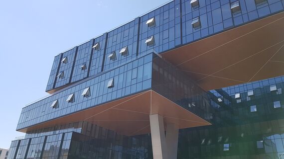 ConceptSystem 68 Pencereler ve CW 50-SC Giydirme Cepheler - Office building Volume İstanbul konumlanmış Istanbul, Türkiye