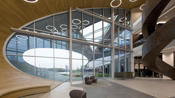 ConceptFolding 77 Sürme Sistemler ve ConceptWall 50 Giydirme Cepheler - Warehouse DC New Logic III konumlanmış Tilburg, Hollanda