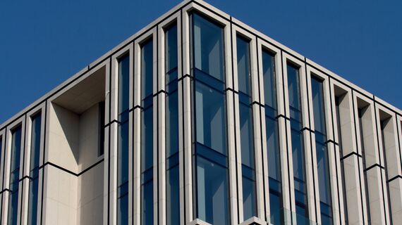 EcoSystem 50 Kapılar, ConceptSystem 59 Kapılar, EcoSystem 50 Pencereler, ConceptWall 50 Giydirme Cepheler ve ConceptSystem 59 Pencereler - Business center Urban Model Business centre konumlanmış Sofia, Bulgarije