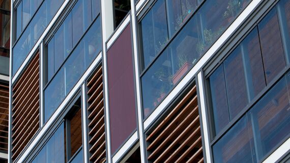 ConceptWall 50 Giydirme Cepheler ve CS 86-HI (c) İptal Edilen Sistemler - Dalston Lane konumlanmış London, Birleşik Krallık